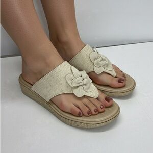 easy street Bloom Cream Floral Women's Sandals